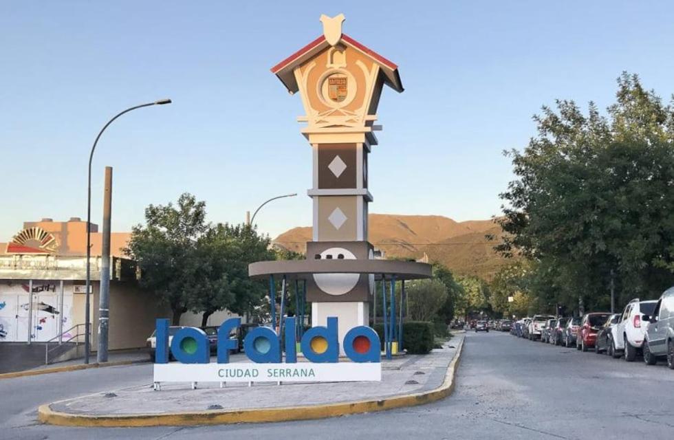 Hotel Sol Y Sierras La Falda Exterior photo